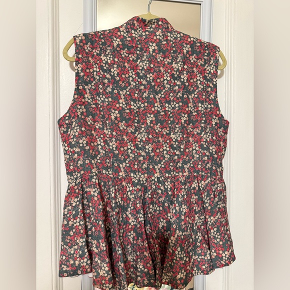 Son de flor Peplum Vest, Sleeveless, Ditsy Floral - Ditsy Floral / XL - Picture 3 of 3